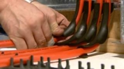 PVC fixační oblouk 90° pro potrubí 14-18 mm
