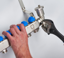 Rozdělovač pro podlahové topení CUBE - 12 okruhů